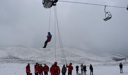 Kahramanmaraş kayak merkezinde "arama ve kurtarma" tatbikatı yapıldı