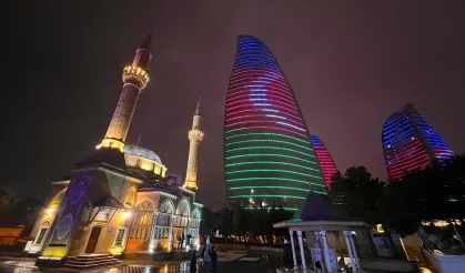 Kardeş ülke Azerbaycan'da ilk teravih namazı kılındı