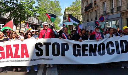 Fransa'da On Binler Filistin'e destek gösterisi düzenlendi