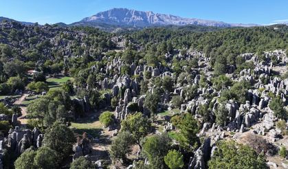 Turistlerin uğrak noktası Adam Kayalar