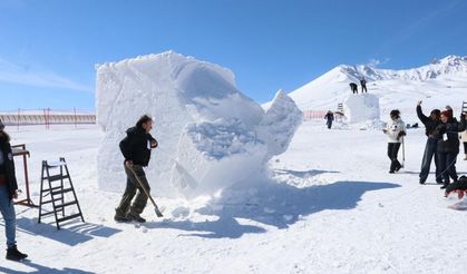 Erciyes'teki kar, uluslararası boyutta sanata dönüşüyor