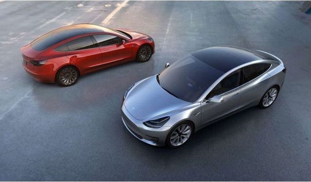Tesla milyonlarca aracını geri çağırdı: Kazalara sebep olabilir!