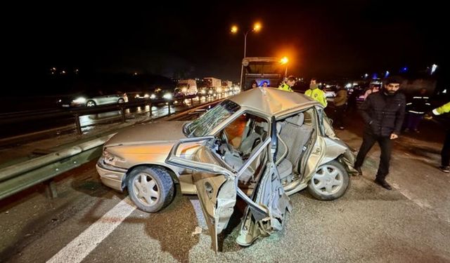 Anadolu Otoyolu Kocaeli kesiminde kaza: 2 ağır yaralı