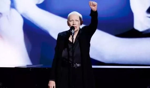İskoç sanatçı Lennox'dan Grammy Ödülleri'nde Gazze'de ateşkes çağrısı