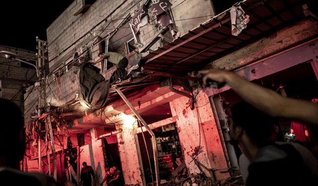 İsrail Refah'ta bir evi bombaladı
