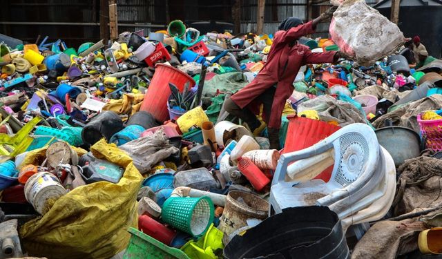 Kenya'da toplanan plastikler, geri dönüşümle ekonomiye kazandırılıyor