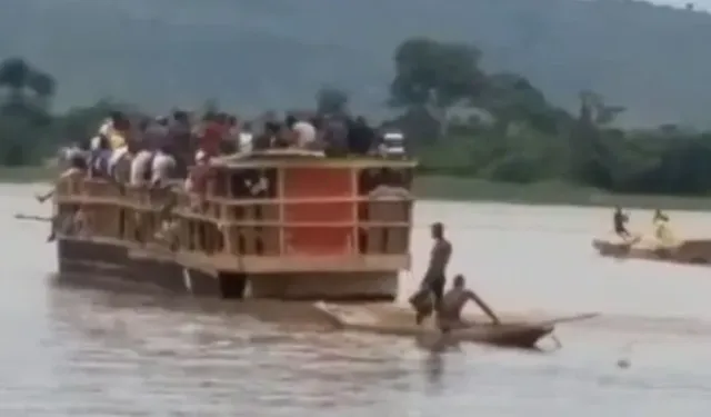 300 kişiyi taşıyan tekne battı!