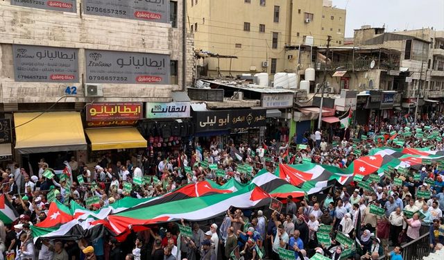 Ürdün'de yüzlerce kişi İsrail'in Refah'a yönelik kara saldırısını protesto etti