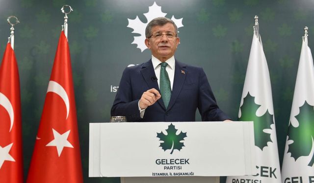 Ahmet Davutoğlu 2028 için Cumhurbaşkanı adaylığını açıkladı: Ben başarılıyım, parti başarısız