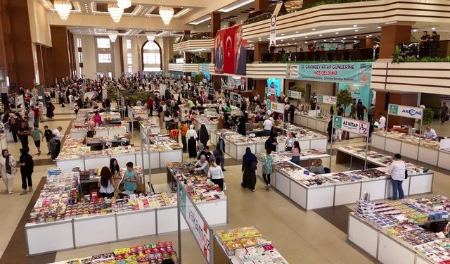 Şahinbey Belediyesinin kitap fuarlarına ziyaretçi akını