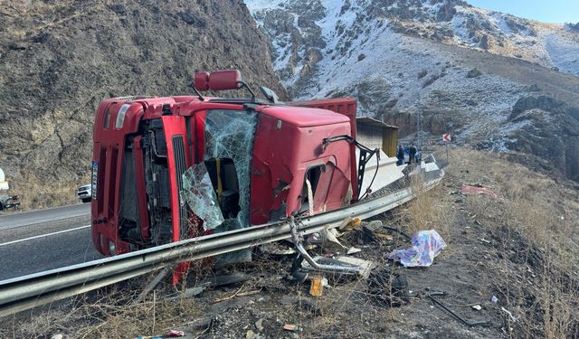 Ağrı'daki 3 ayrı trafik kazasında 4 kişi yaralandı