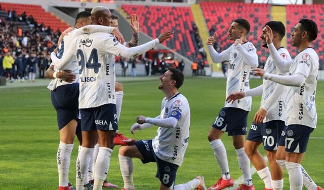 Grubundan lider olarak çıkan Fenerbahçe kupada çeyrek finalde