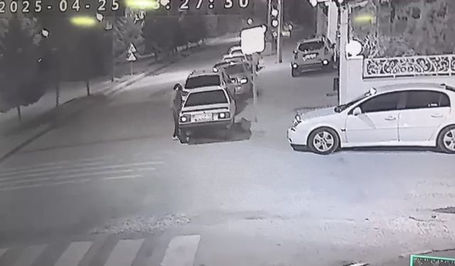 Çalıntı Otomobille İkinci Araç Çaldılar: Şanlıurfa'da Hırsızlık Kamerada Yakaladı