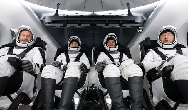 SpaceX, kutup yörüngesine ilk insanlı uzay uçuşunu gerçekleştirdi