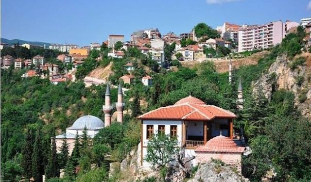 Şeyh Edebali Türbesi ziyarete kapatılıyor