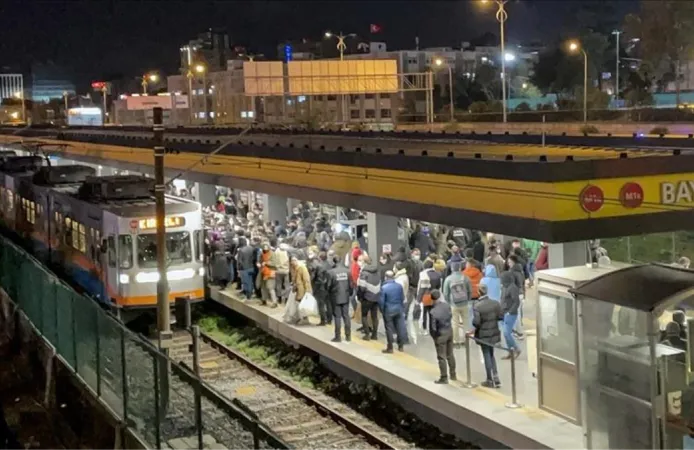 Metro İstanbul duyurdu! Seferler gecikmeli yapılıyor