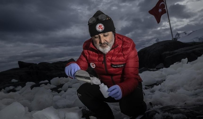 Türk bilim insanları, dünyanın geleceği için sorularının cevaplarını Antarktika'da aradı