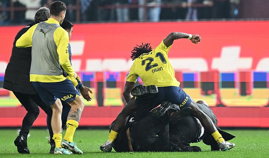 Olaylı geçen maçın ardından Osayi Samuel 'den ilk açıklama geldi! "Oyuncular kendini korumak zorundaydı"