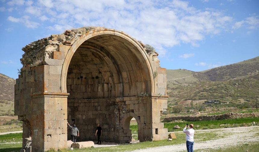Karaman'daki Binbir kilisede dini yapılar bulundu