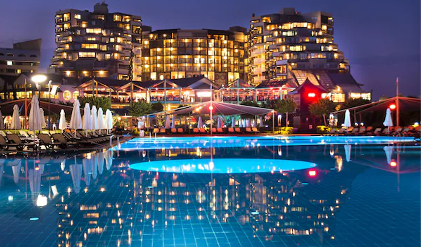 Antalya Lara'daki otelde Türk vatandaşa ırkçılık! 120 euro 'milliyet farkı' ücreti alındı
