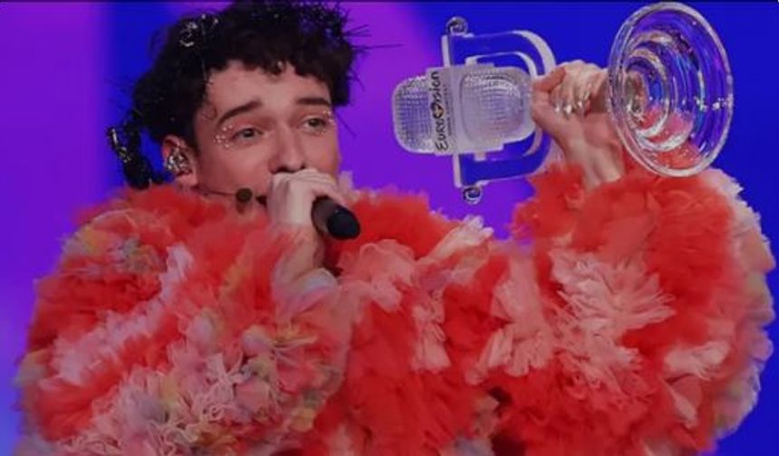 Eurovision'da birincilik LGBT’li Nemo’nun! Saten etek ve tüylü ceket giyen kazanıyor!