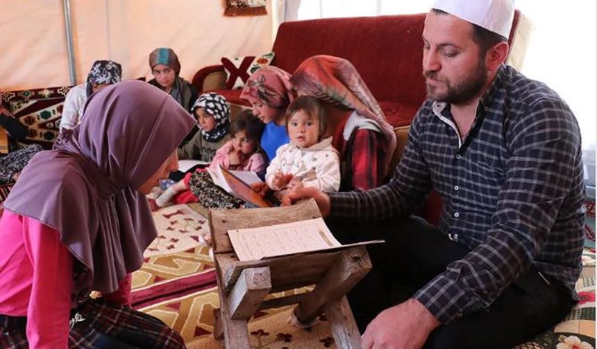 Erzurum'da göçer çocuklarına Kur'an-ı Kerim kursu veriliyor