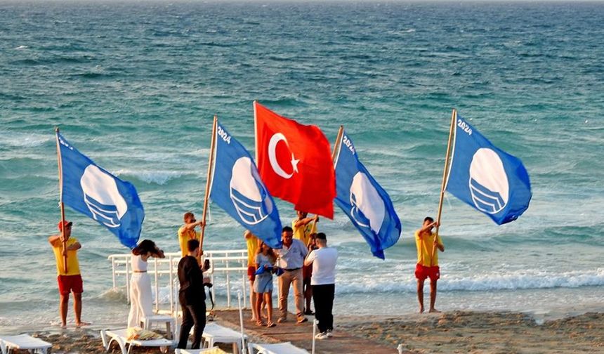 Dünyaca ünlü Ilıca Plajı'na üst üste 5. kez mavi bayrak