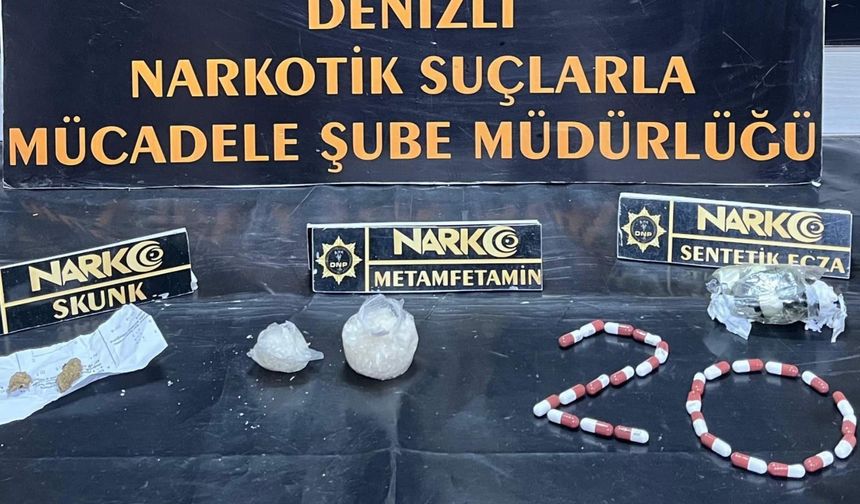 Denizli'de çocuk kıyafetlerine gizlenmiş uyuşturucu ele geçirildi