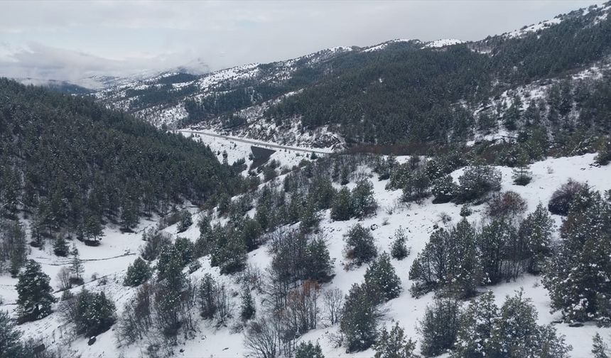 Kelkit Nisan ayında karla kaplandı