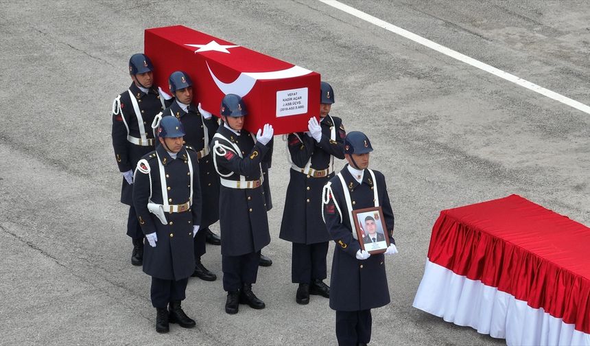 Tunceli'de halı sahada fenalaşan Astsubay son yolculuğuna uğurlandı