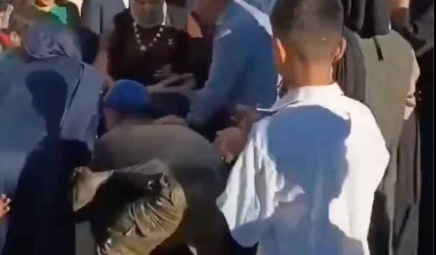 Anne yüreği asker evladını görünce dayanamadı! O anlarda kameralar kayıttaydı