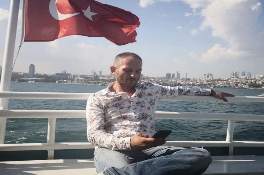 Yumruk atıp yere düşürdükleri kişiye ateş açtılar: Vefat etti