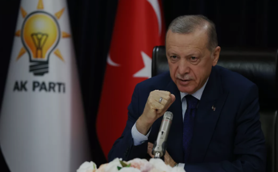 AK Partili isimden gündem olan sözler: Cumhurbaşkanı Erdoğan’a sahte anket mi sunuldu?