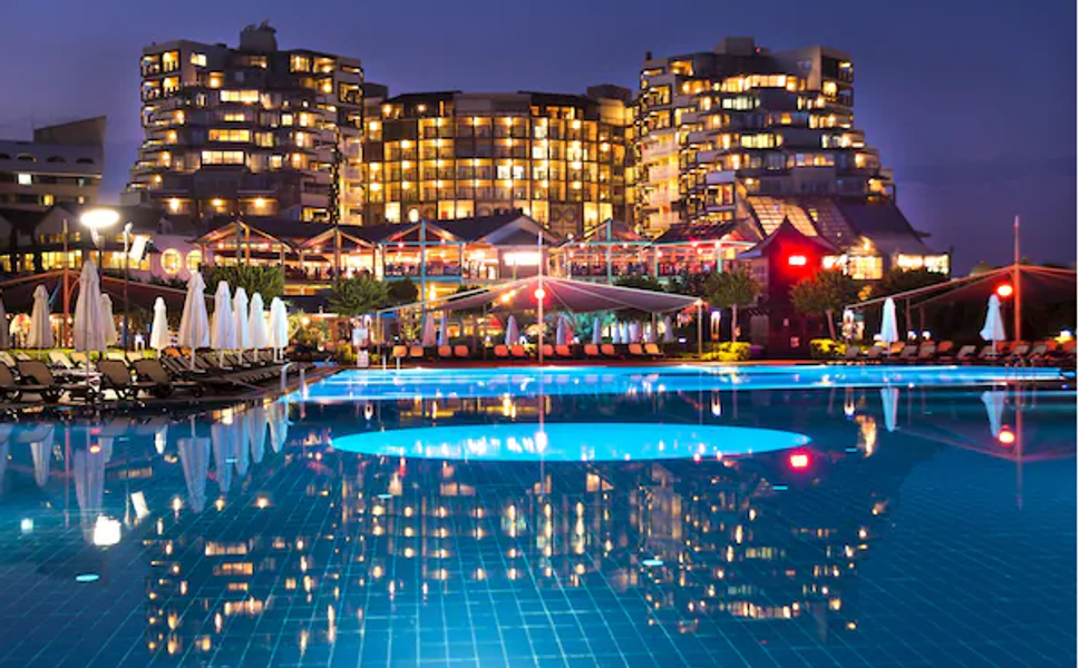 Antalya Lara'daki otelde Türk vatandaşa ırkçılık! 120 euro 'milliyet farkı' ücreti alındı