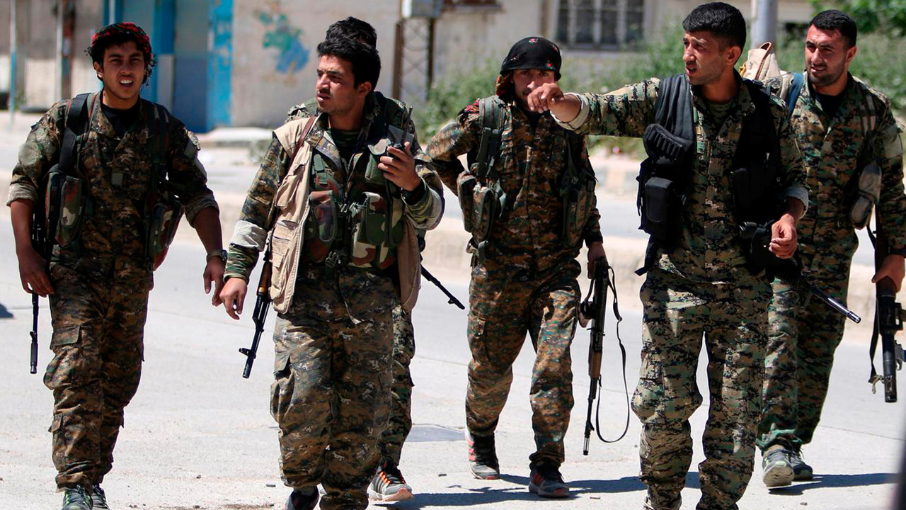 Operasyon korkusu yaşayan YPG'den Suriye'de flaş hamle