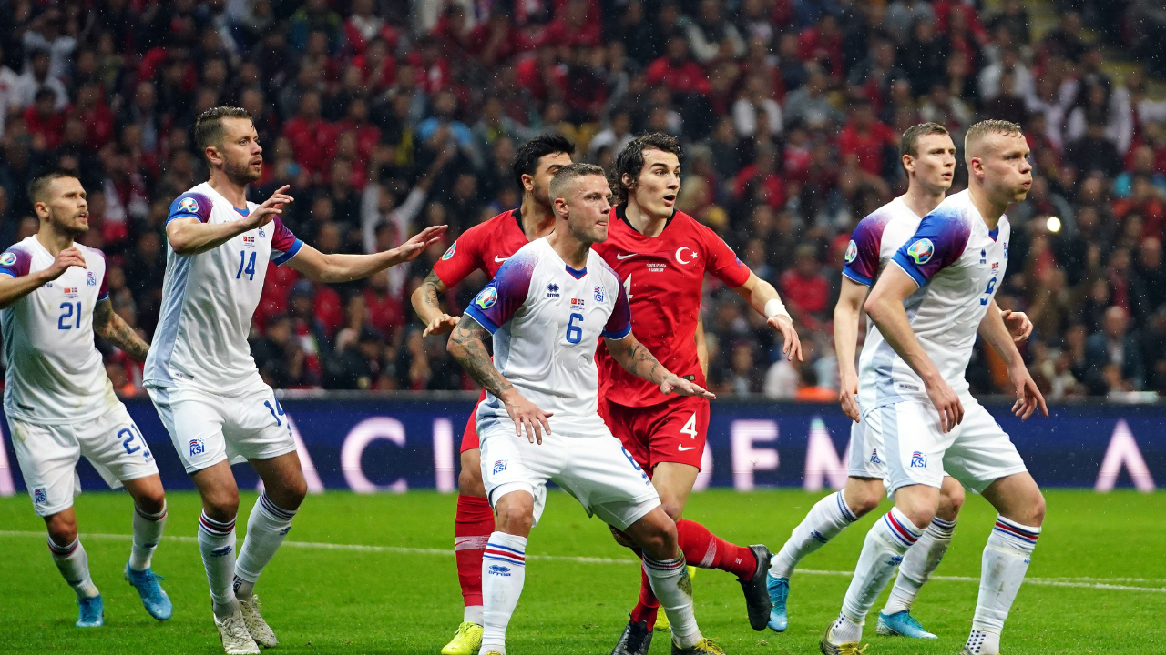 Türkiye-İzlanda maçından kareler