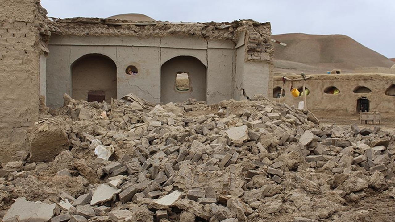 Afganistan'da deprem! 950 kişi hayatını kaybetti! Sayı artıyor!