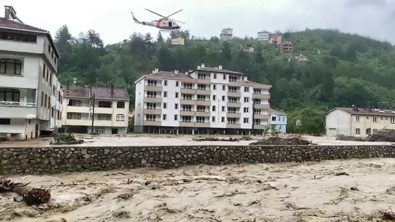 Selin vurduğu Bozkurt'ta vatandaşlar helikopterle tahliye edildi