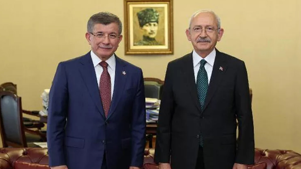 Davutoğlu'ndan Kılıçdaroğlu'nun başörtüsü çıkışına destek: 'Toplumsal barış açısından çok değerli'