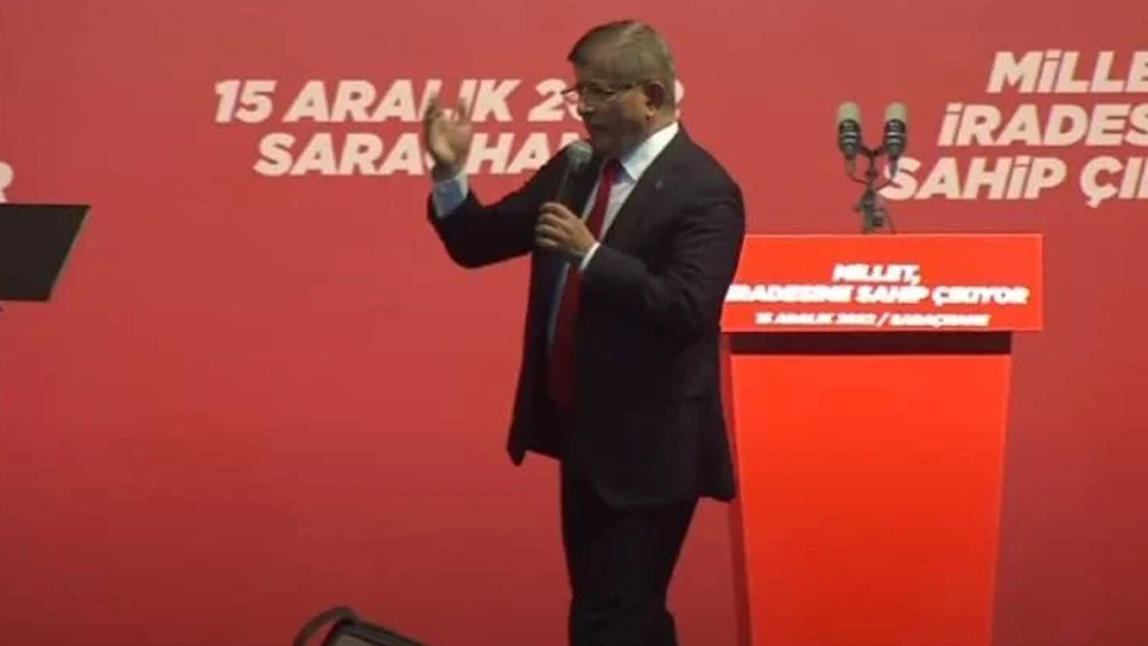 Davutoğlu Saraçhane'de Erdoğan'a seslendi: 'Mahkeme tarafsız karar aldı demeyin'