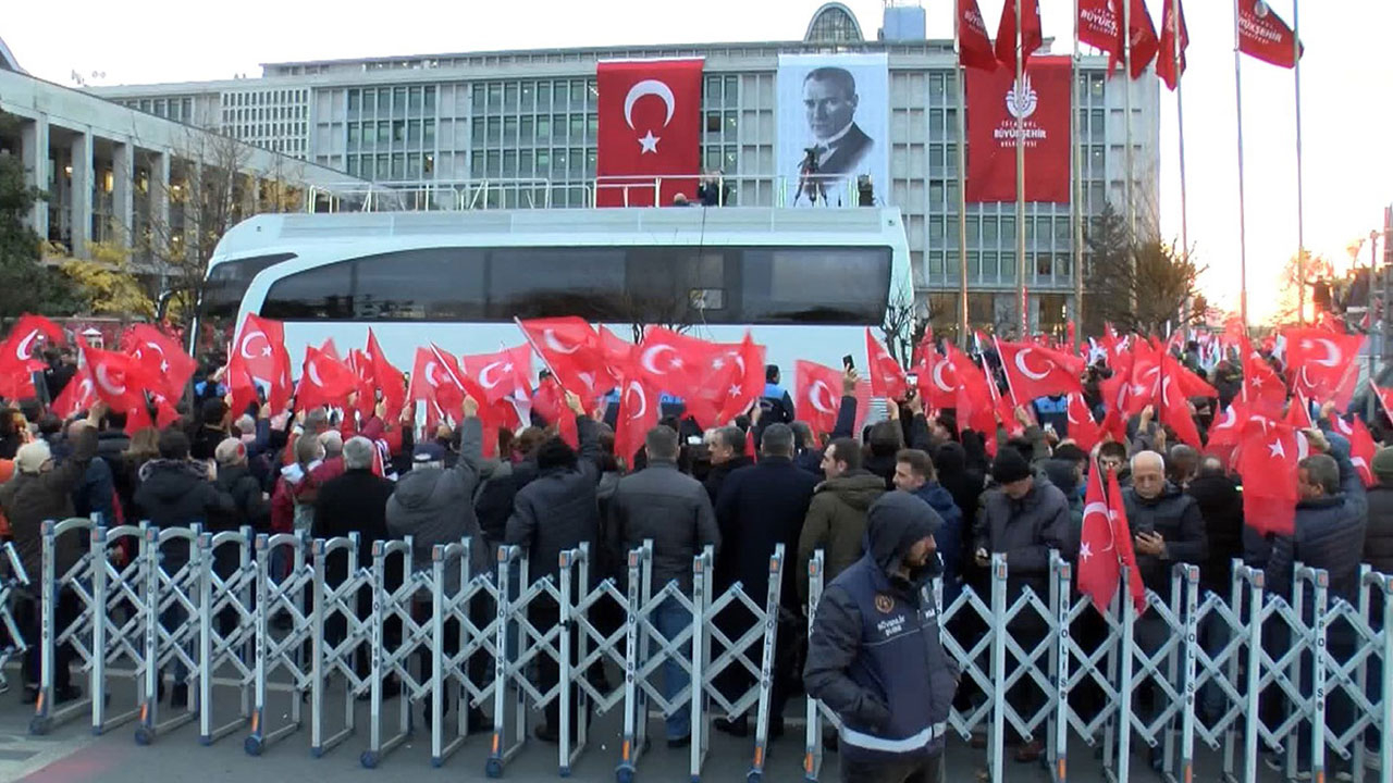 Saraçhane'de tarihi gün! İmamoğlu: 'Ne hukuk ne din ne iman! Gözleri hiçbir şeyi görmüyor'