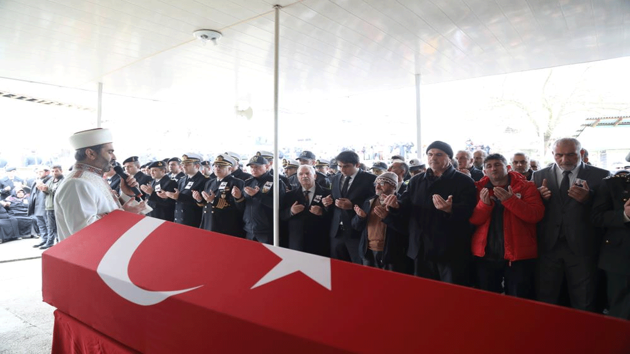 Görevi başında kalp krizi geçiren uzman çavuş memleketi Samsun'da defnedildi