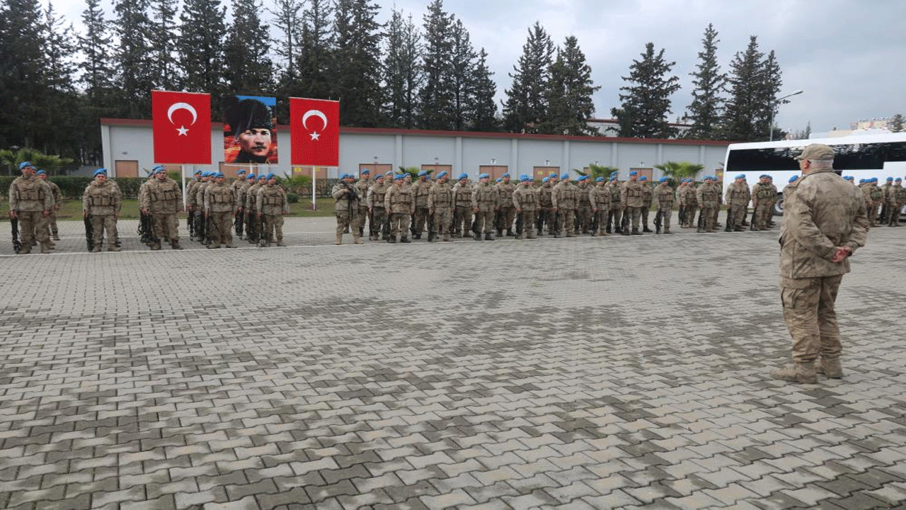 Görevlerini tamamlayan komandolar dualarla uğurlandı