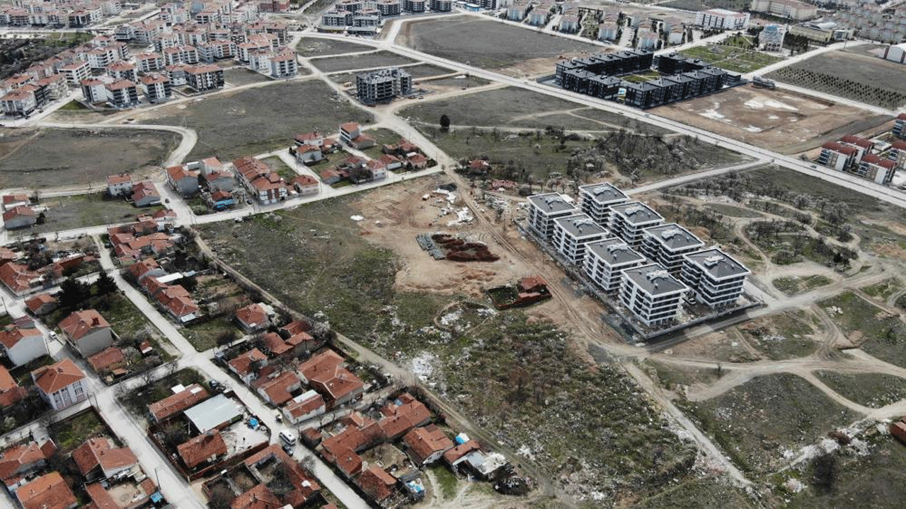 Burası Hindistan değil! Bir taraf gecekondu bir taraf lüks evler