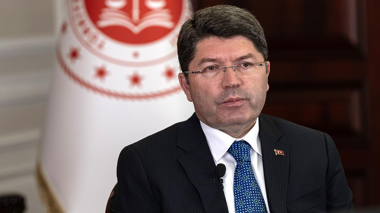 Adelet Bakanı Tunç: Sayın Bekir Bozdağ'a yönelik çirkin hareket asla kabul edilemez