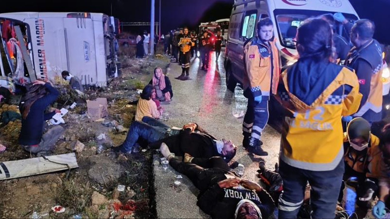 Can pazarı yaşandı! 9 kişinin hayatını kaybettiği facia gibi kaza sonrası bölgeden ilk görüntüler