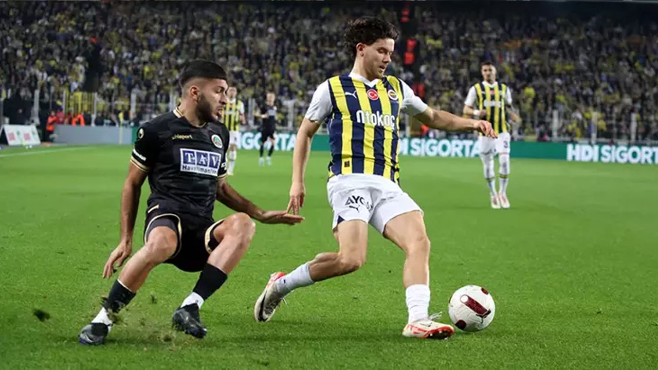Kadıköy'de Fenerbahçe'ye Alanyaspor çelmesi! Kanarya liderliği kaybetti