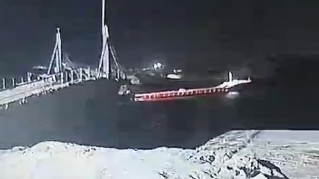 Marmara Denizi'nde batan kargo gemisinin son görüntüsü