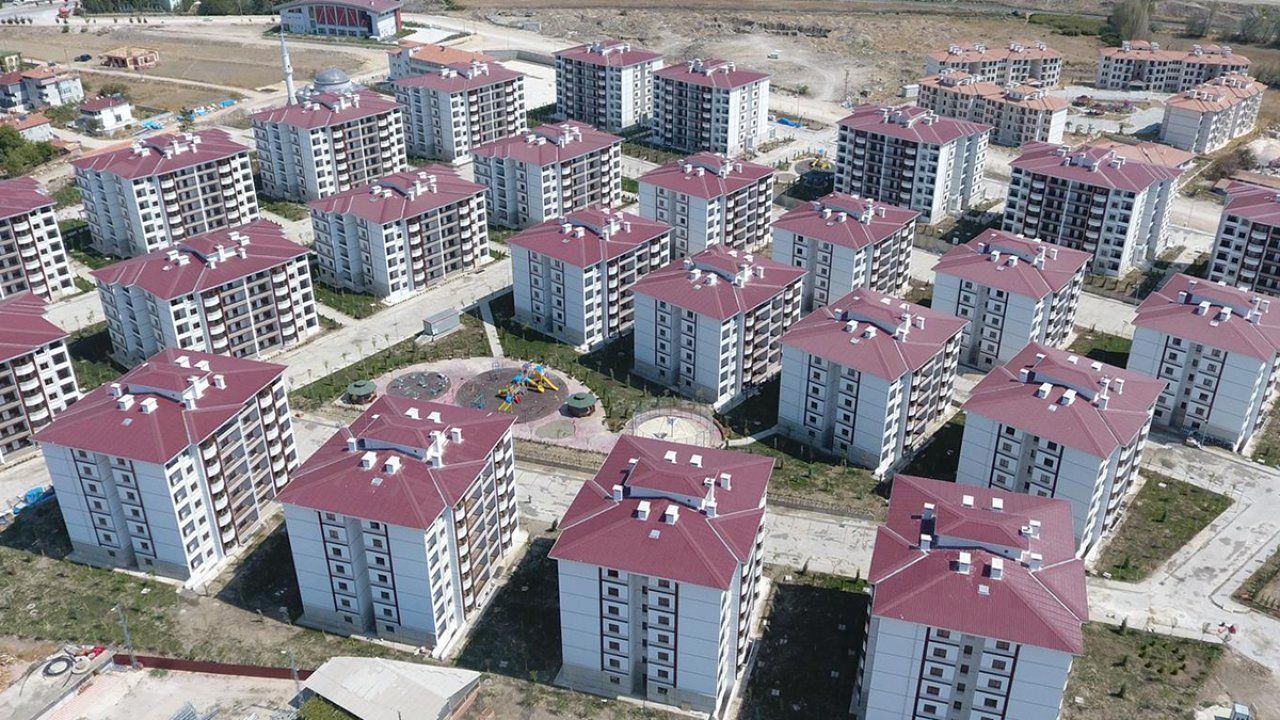 Türkler kiralarda sürünüyor! Türkiye'den en çok ev alan 20 ülke