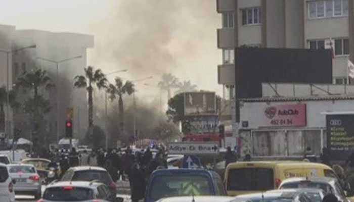 İzmir adliyesi önünde patlama